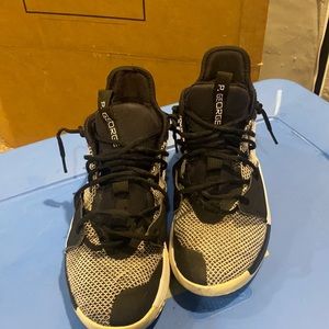 Paul George 3 black and white